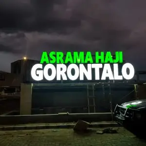 Huruf Timbul Akrilik 8